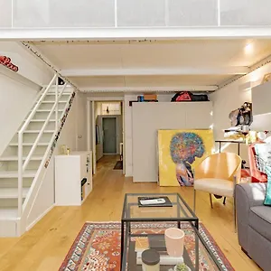 https://apt-cozy-near-bocconi.italymilanhotels.net